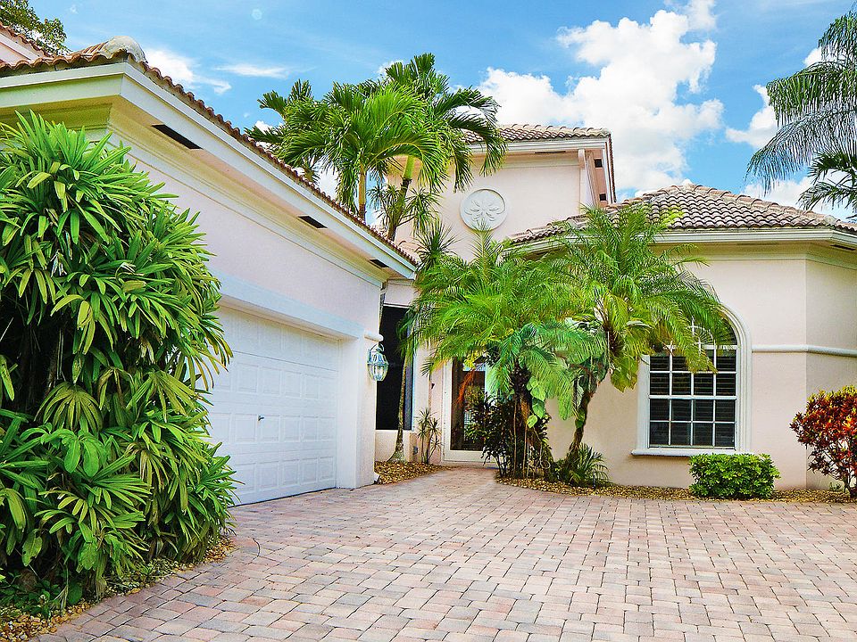 Home For Sale In Boca Grove