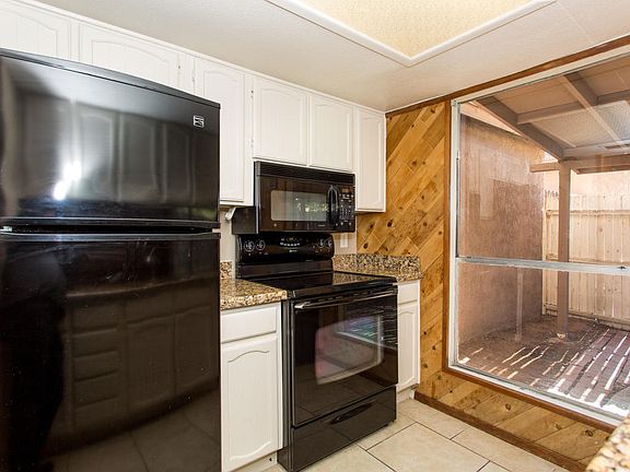 5th image of 211 E Betty Elyse Ln