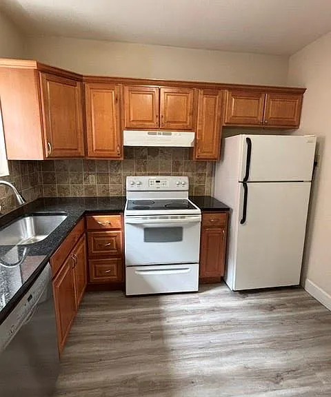 7343 Lindell Blvd — Photo 11