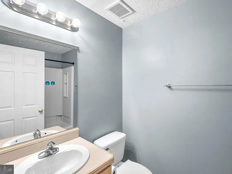 701 Heather Ridge Dr #J — Photo 16