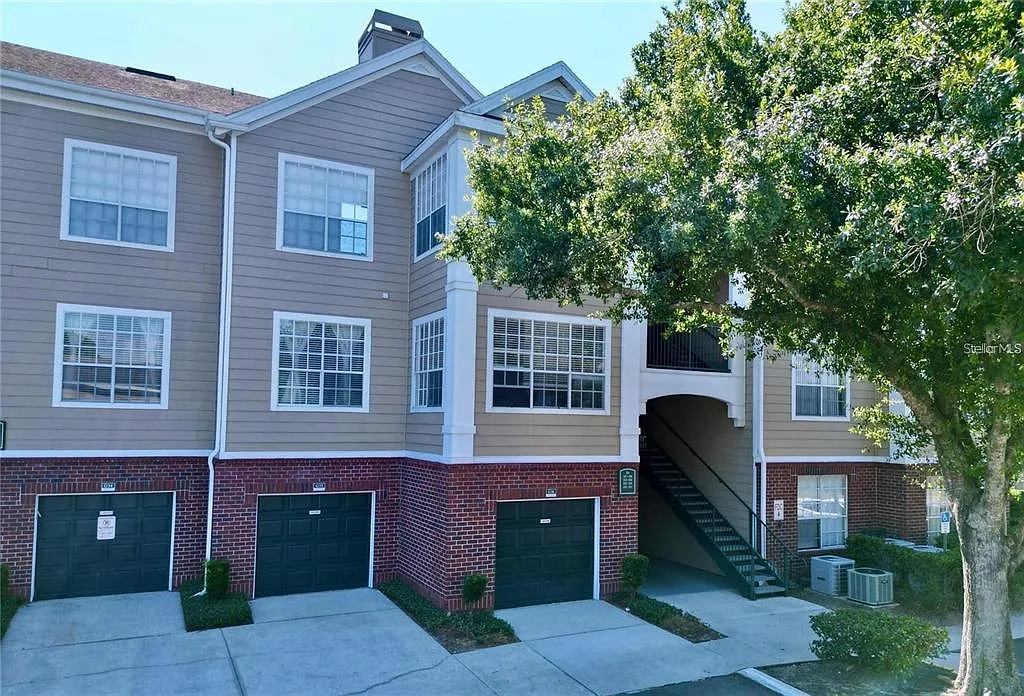 2 bed, 2.0 bath, 886 sqft, $1,750 — Photo 1