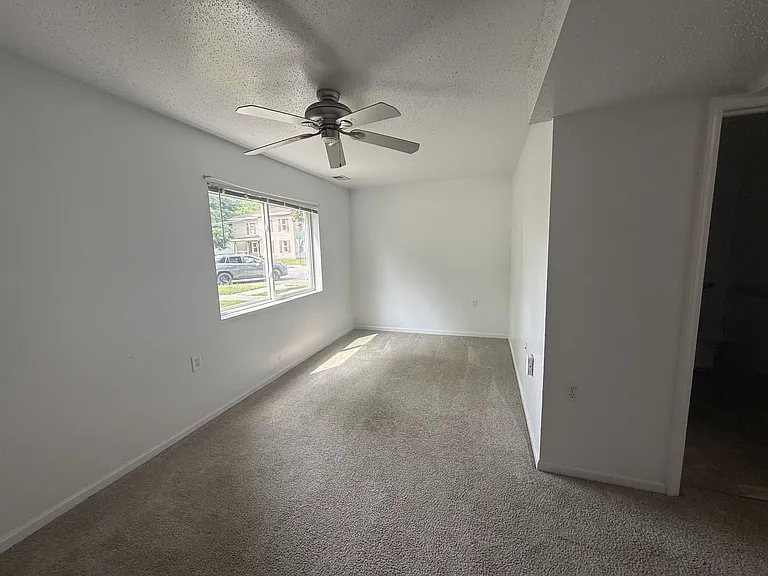 330 W Cherry St #Y23 — Photo 7
