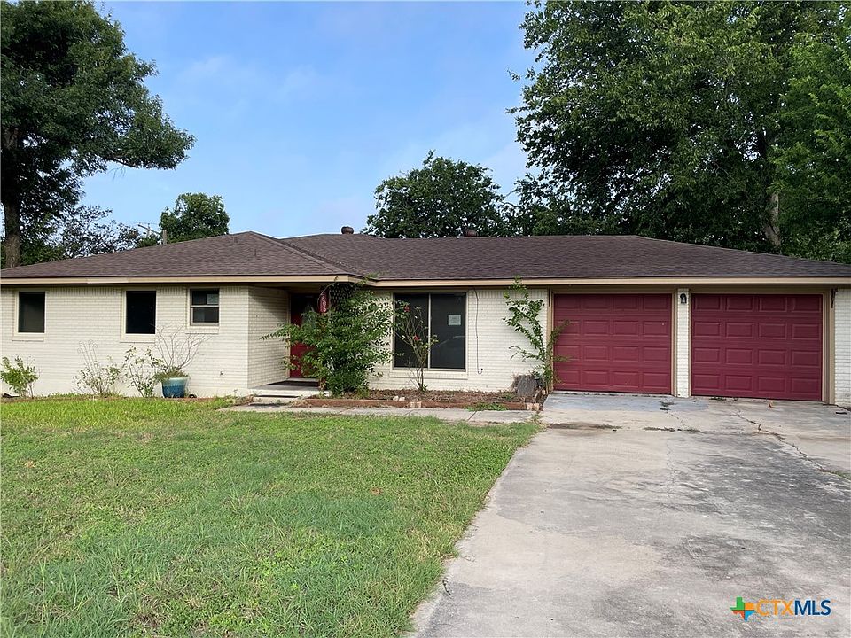 1st image of 2606 Blue Jay Dr