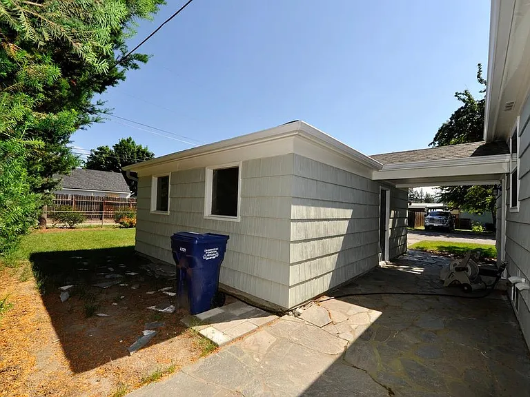 1223 E Saint Maries Ave — Photo 36