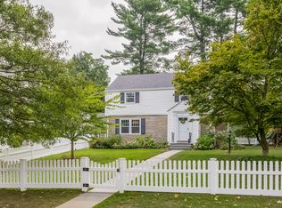 40 Holly Pl, Larchmont, NY 10538