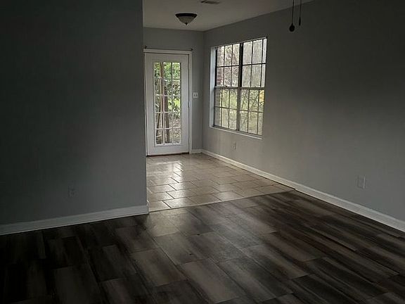 4th image of 256 SE Lomond Ave APT 102