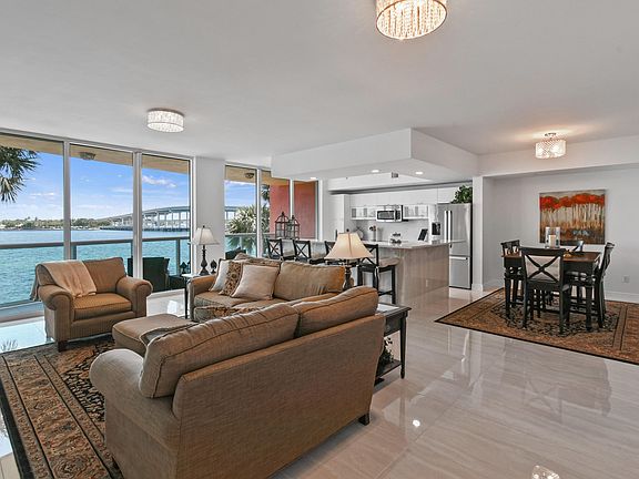 5th image of 2640 Lake Shore Drive #207