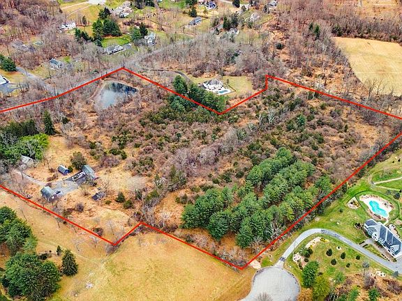 3rd image of 11 Springtown