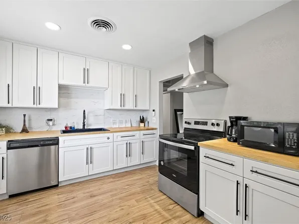 1904 Hart Ave, North Las Vegas, NV 89032