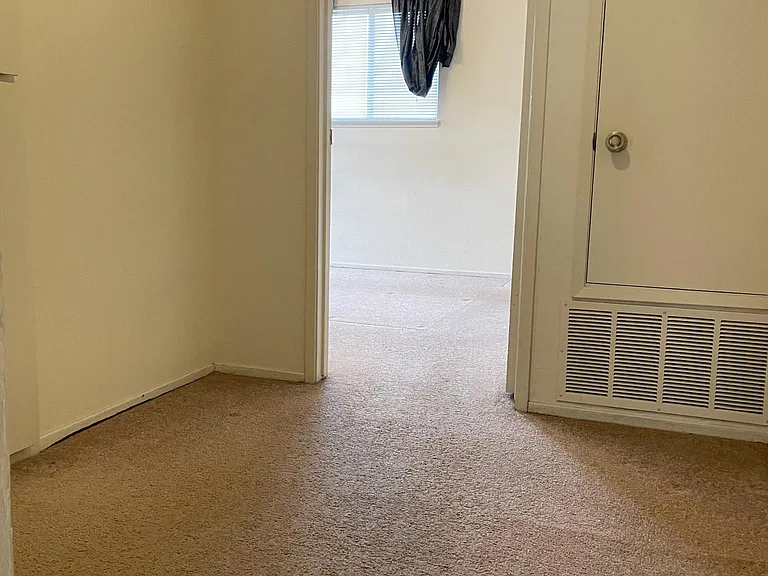 336 S Willard Ave — Photo 4