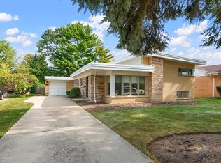 709 S Na Wa Ta Ave, Mount Prospect, IL 60056