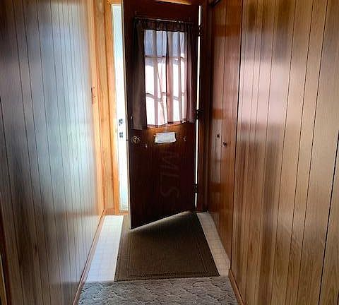 3rd image of 1199 Woodbrook Cir W APT B