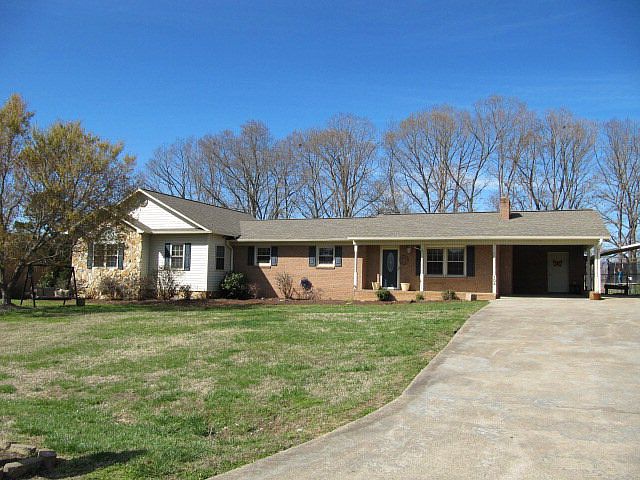 1st image of 104 Peoria Ln
