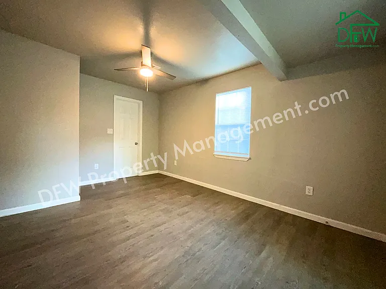 1808 NW Taft Ave — Photo 9