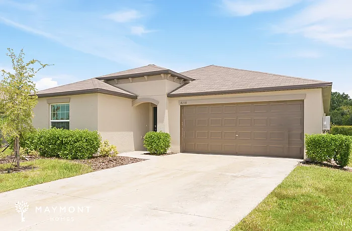 4 bed, 2.0 bath, 1936 sqft, $2,395 — Photo 3