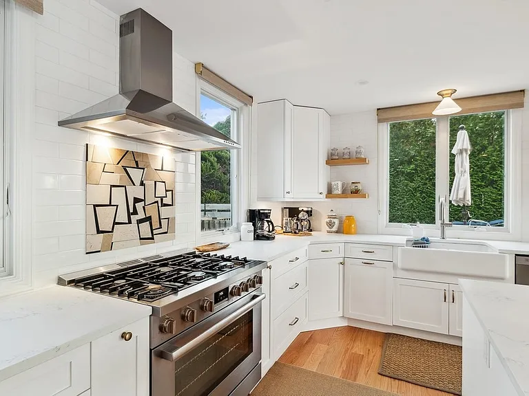 102 Mill Pond Ln — Photo 11