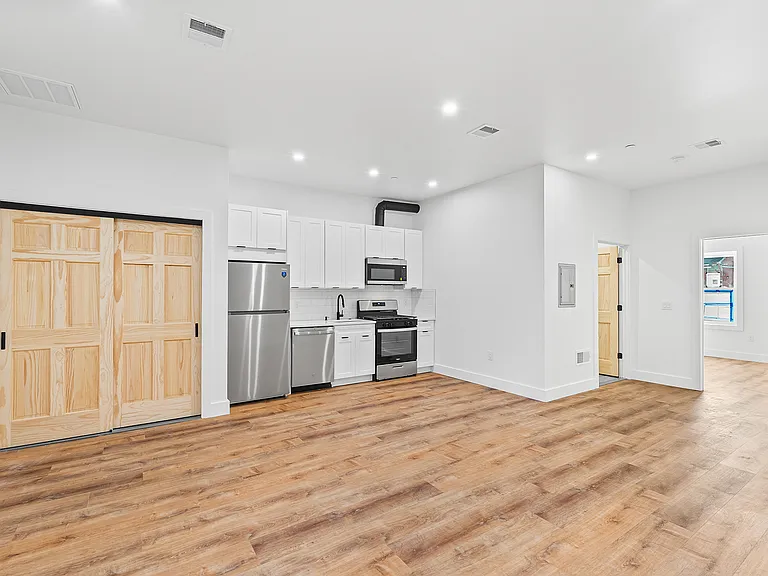 708 N 43rd St #2 — Photo 11