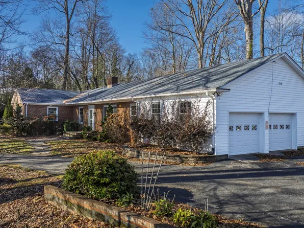 197 Sadler Ln, Harriman, TN 37748