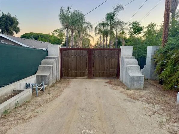 13573 Gladstone Ave, Sylmar, CA 91342