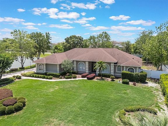 2nd image of 12718 Windermere Isles Pl