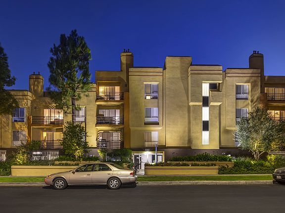 Apartments in Burbank, CA - Across the Street Night Time Exterior View of Community Lit Up.jpg