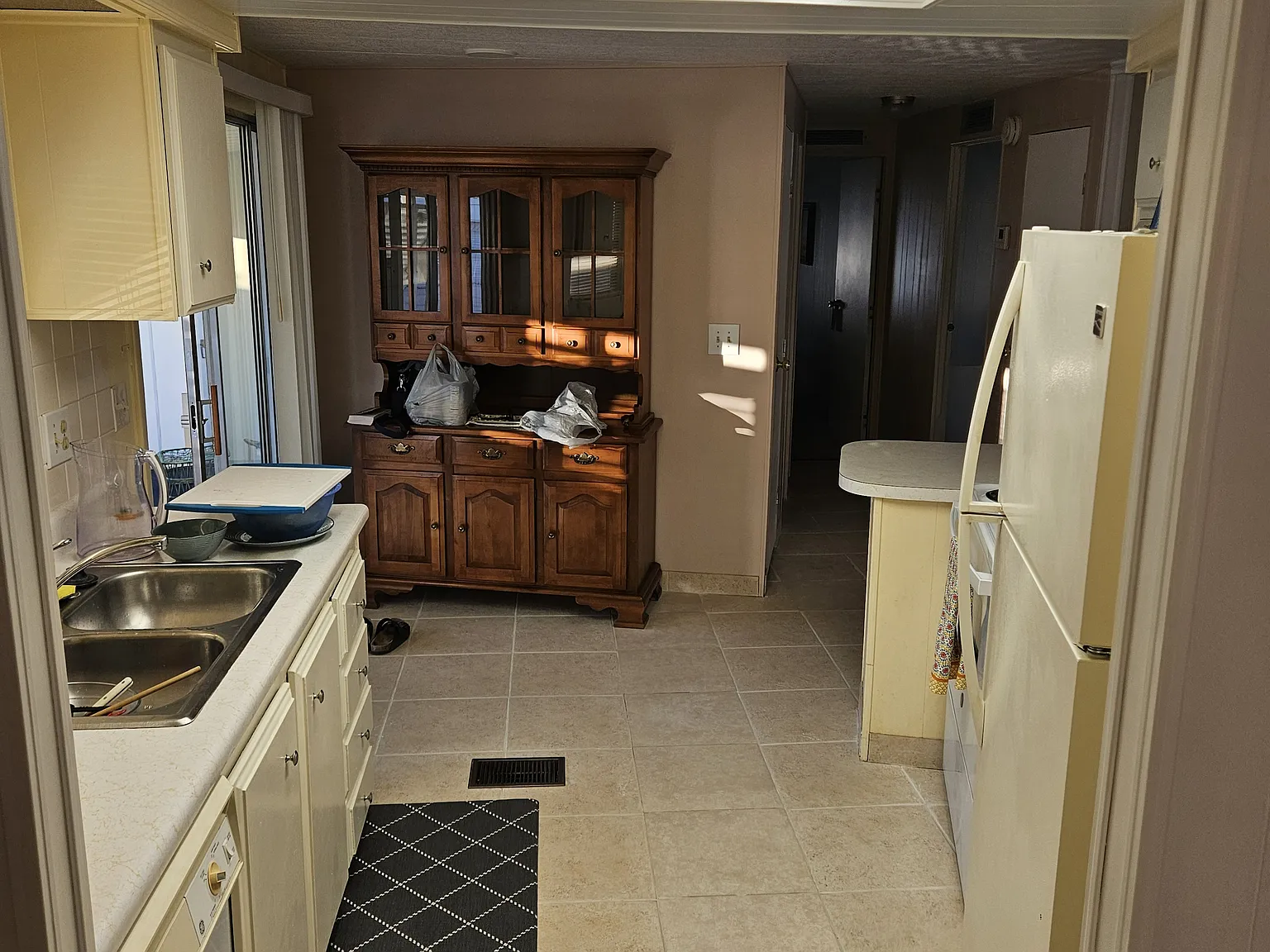 2 bed, 1200 sqft, $2,200 — Photo 4