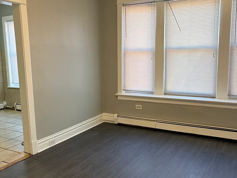 7700 S Green St #1 — Photo 8