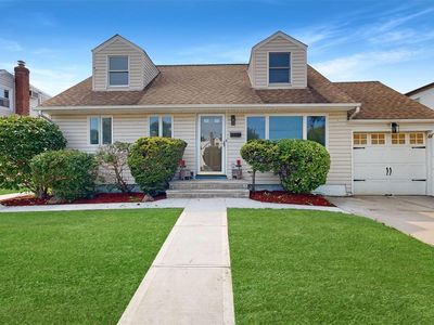 24 Salem Road, Hicksville, NY, 11801