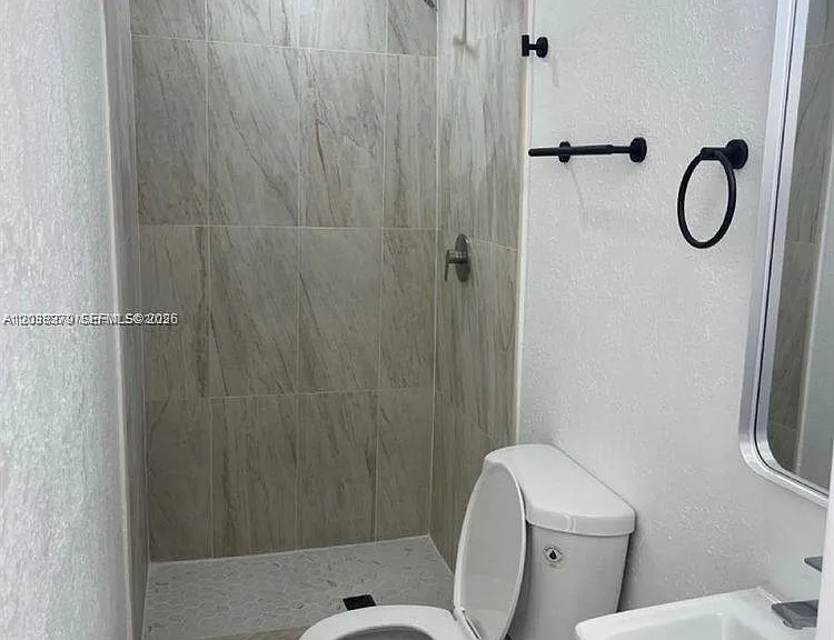 219 SW 21st Ave #3 — Photo 5