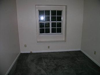 3rd image of 1 Pipers Glen Ct