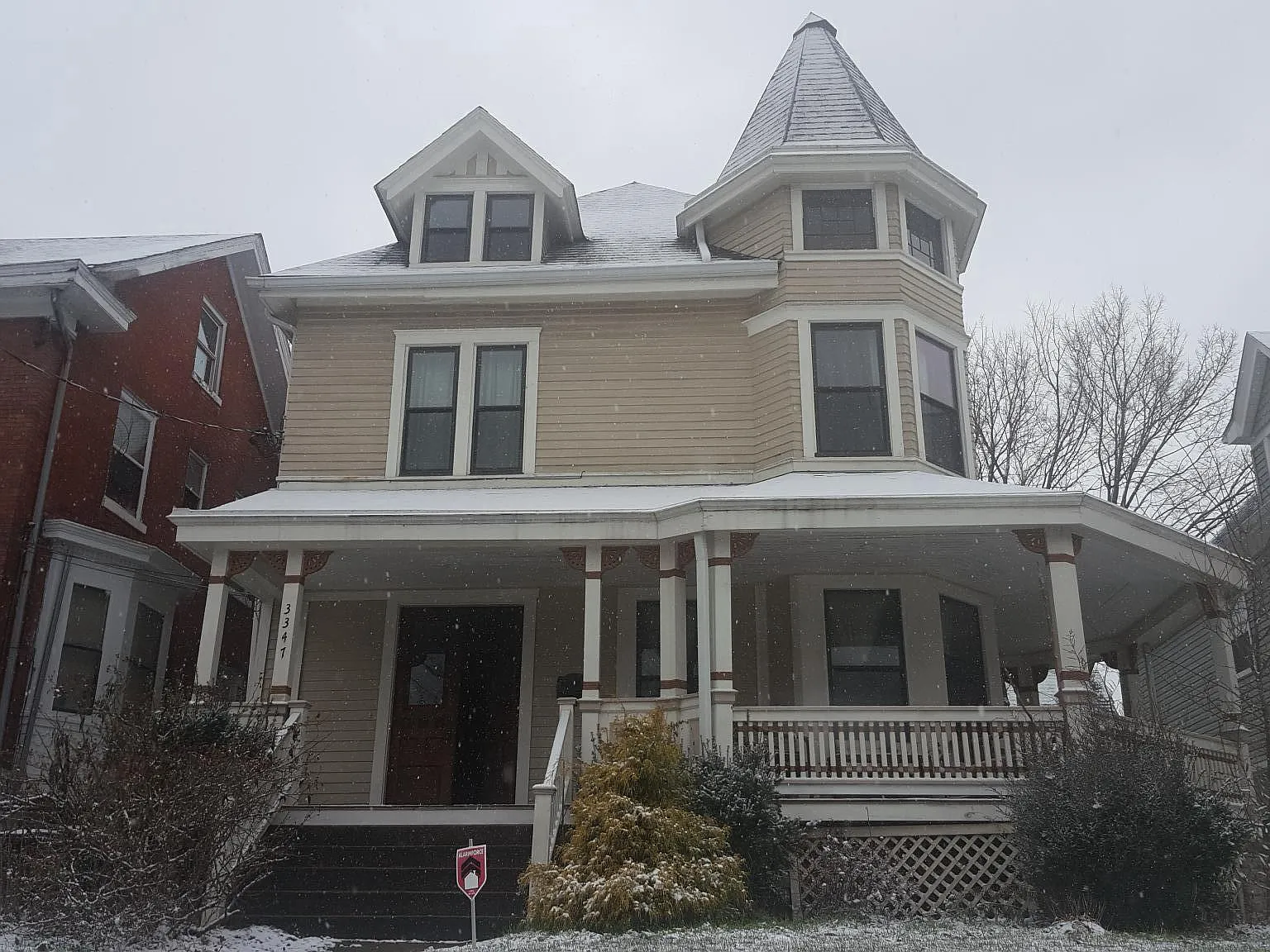 3347 Woodburn Ave — Photo 1