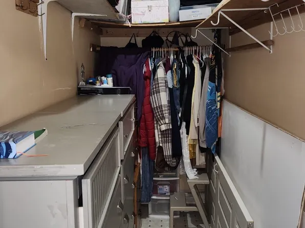 1614 Summit Avenue image 12 of 16