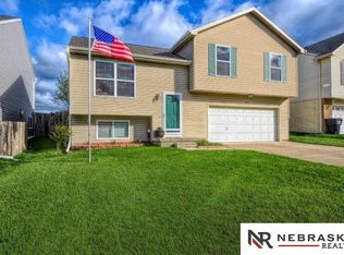 19374 V St, Omaha, NE 68135