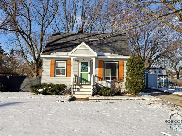 5111 Heyboer Ave SE, Kentwood, MI 49548