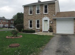 1407 Potomac Ct, Carol Stream, IL 60188