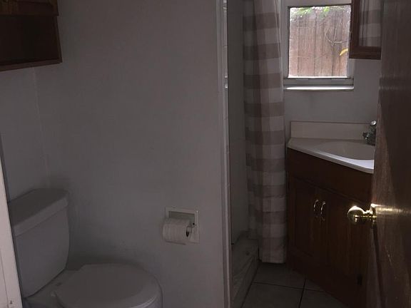 2nd image of 910 Mississippi Ave