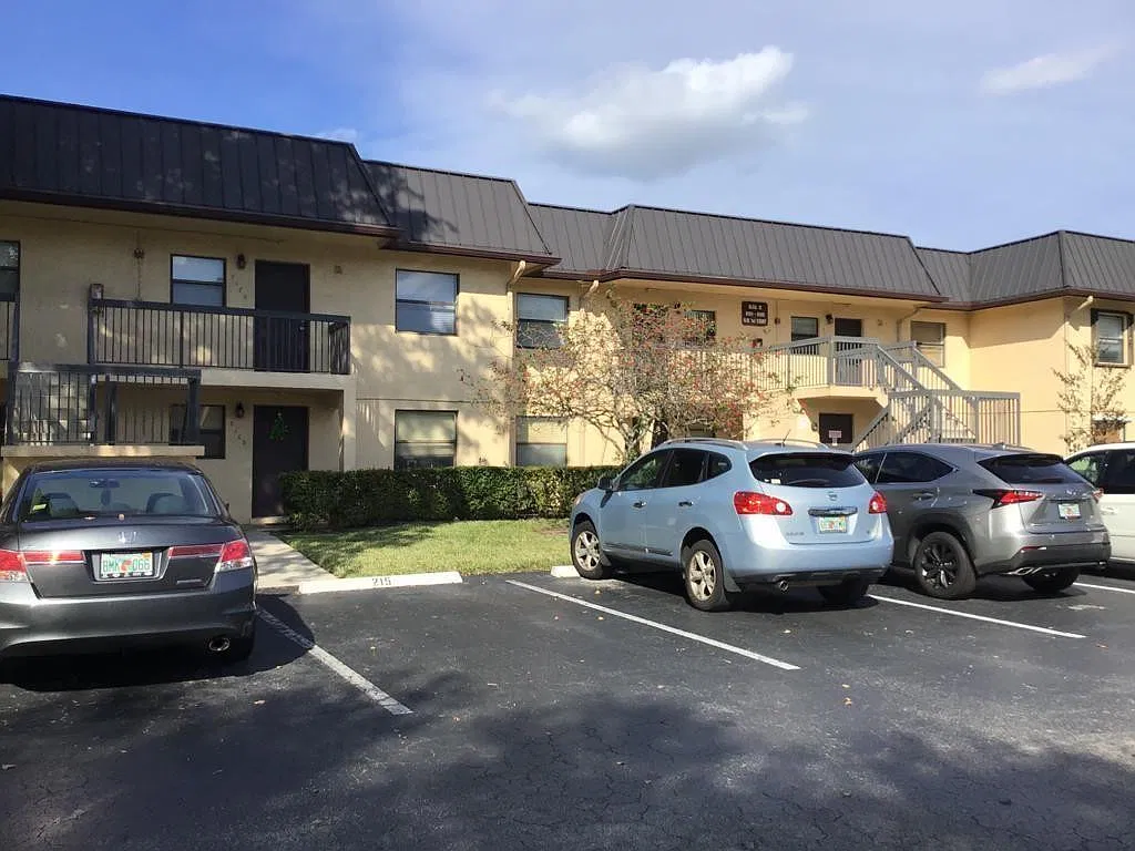2 bed, 2.0 bath, 787 sqft, $2,000 — Photo 1