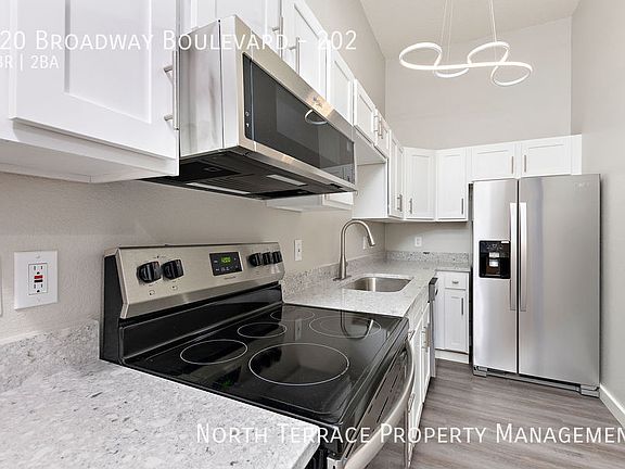 5th image of 920 Broadway Blvd #202