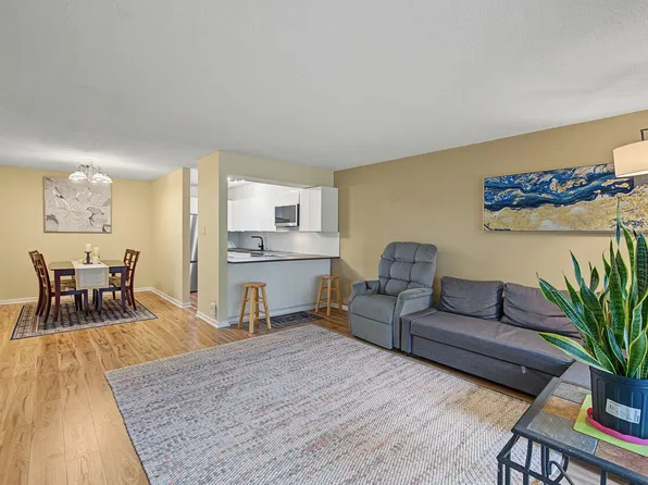 3200 Virginia Ave S APT 215, Saint Louis Park, MN 55426
