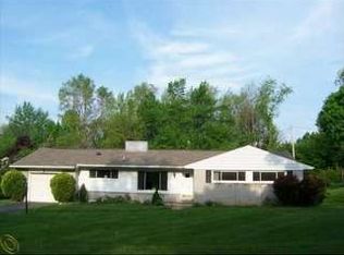 2716 Colonial Way, Bloomfield Hills, MI 48304