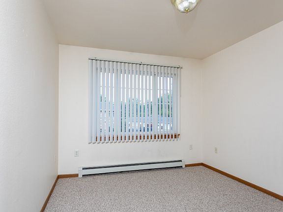 5th image of 631 North Ave #8
