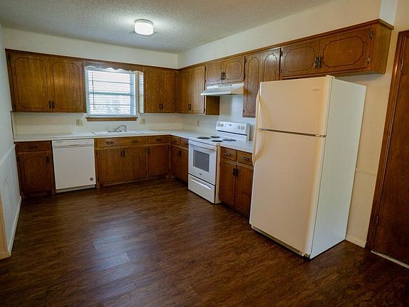 3rd image of 2616 2nd St