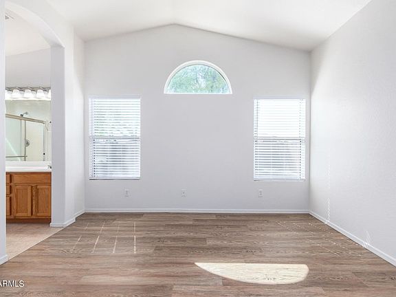 5th image of 2109 E Danbury Rd