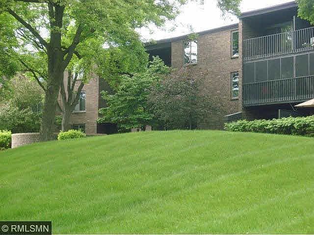1st image of 5120 W 102nd Street
