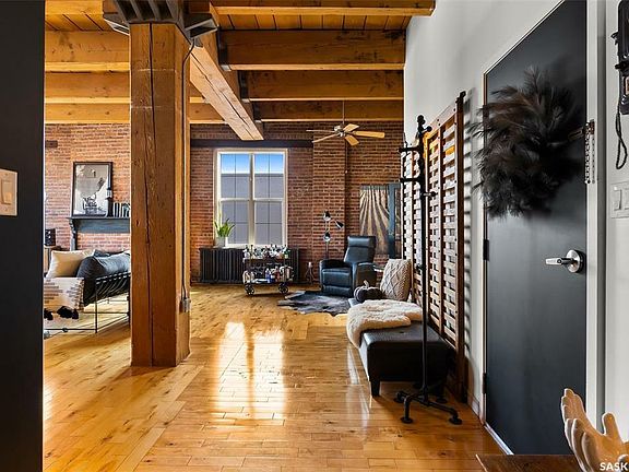 4th image of 1205 Broad St #303