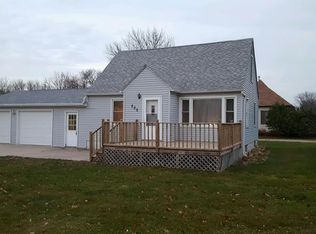 505 E Kent St, Graettinger, IA 51342