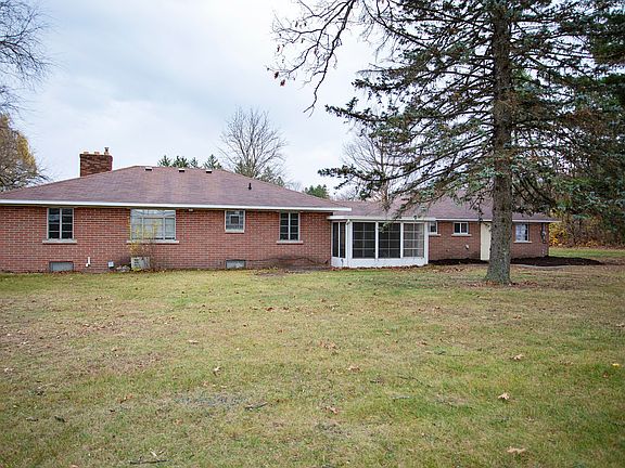 2nd image of 5041 Breckenridge Dr NE