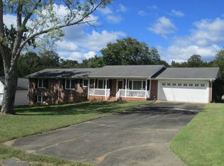 102 W Bridges St, Landrum, SC 29356