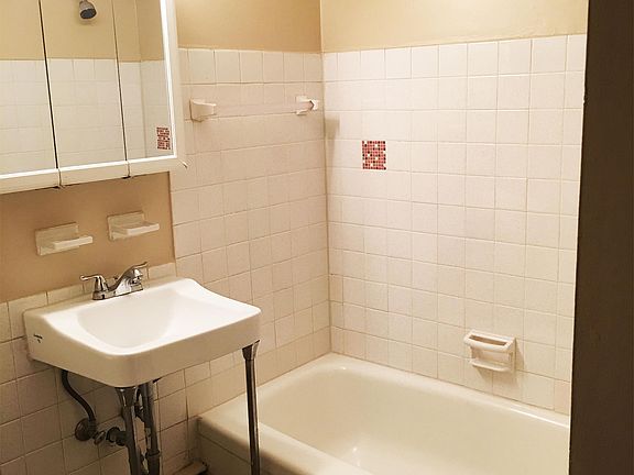 3rd image of 1380 Clarence Ave APT 12