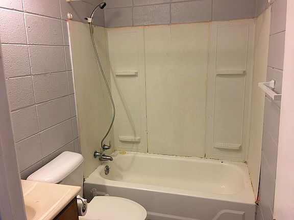 5th image of 8 Pine Tree Apartment Rd